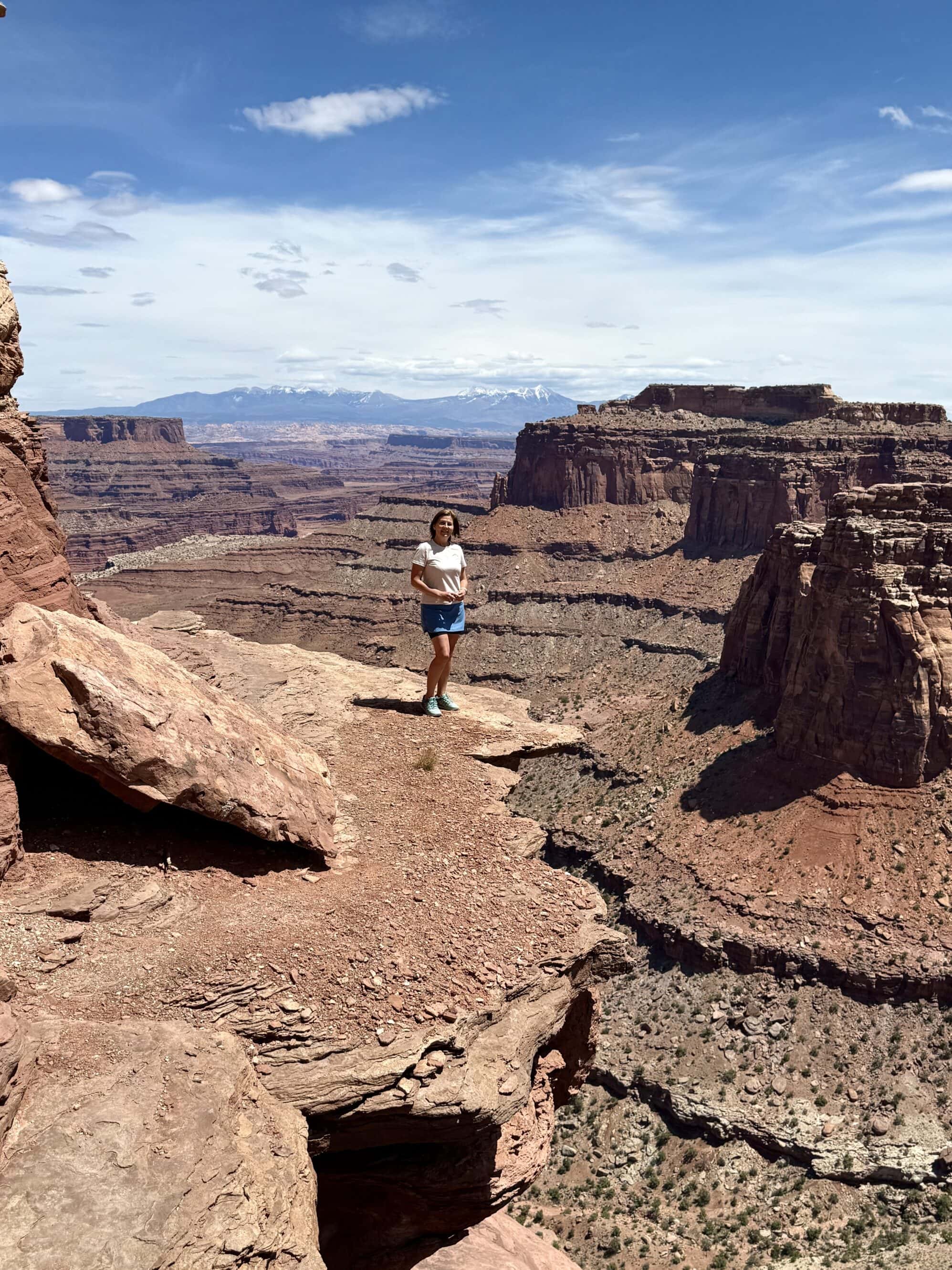 Widok: 10/10. Zasięg: brak 📵 To jedno z tych miejsc, gdzie chcesz zrobić live’a… ale nie możesz, bo natura celowo odłączyła ci Wi-Fi, żebyś w końcu popatrzyła naprawdę. 💛