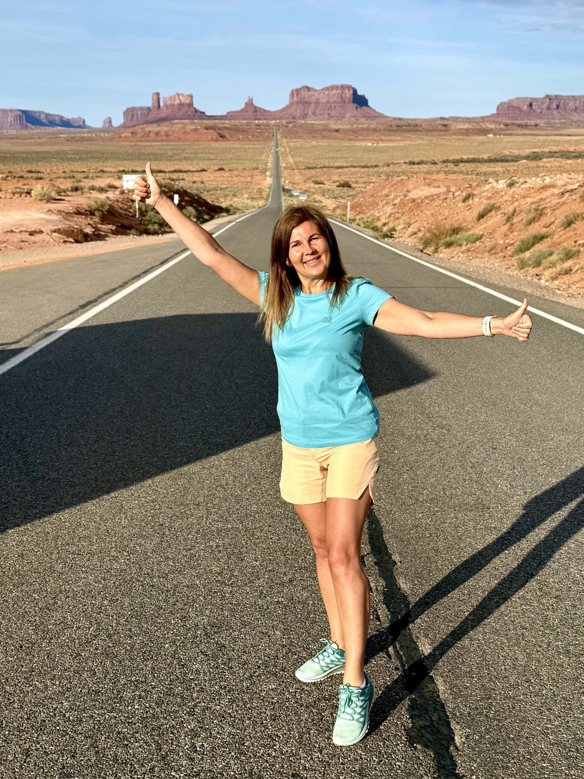 I tak właśnie kończy się film, a zaczyna przygoda 😎 To tu Forrest przestał biec, a ja… nie zamierzam się zatrzymywać. Bo kiedy droga wygląda tak, jak z plakatu, to po prostu chcesz iść dalej. 🚐🌄