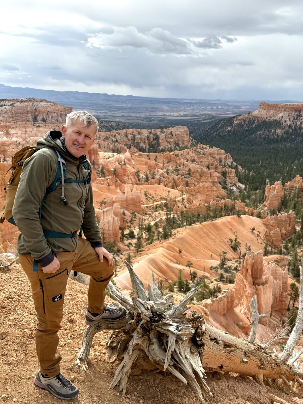 Odpoczynek? Raczej zwiad terenowy! 🏕️ W Bryce każdy punkt widokowy kończy się zdaniem: „Dobra, jeszcze tylko tamto jedno miejsce...”