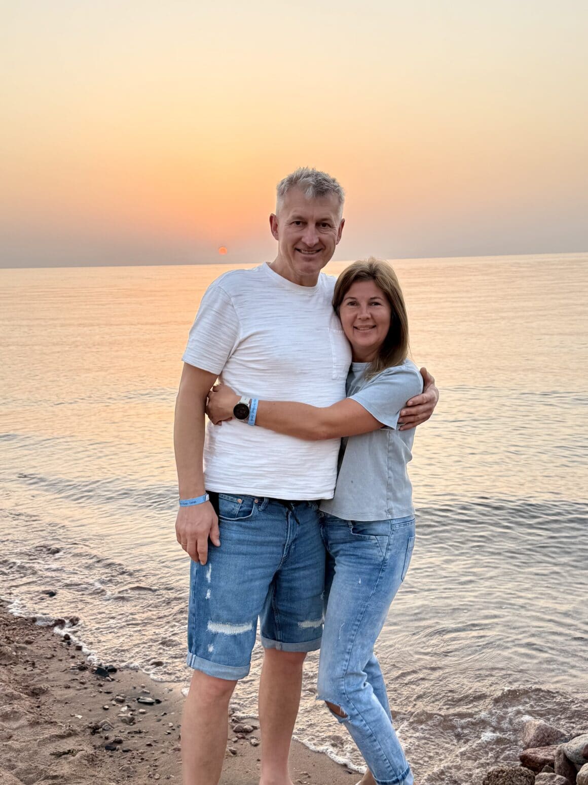 Tu i teraz 🤍🌅 Proste momenty zapamiętuje się najlepiej. Bez planu, bez listy „must see”, za to z ciepłym światłem i spokojem ✨