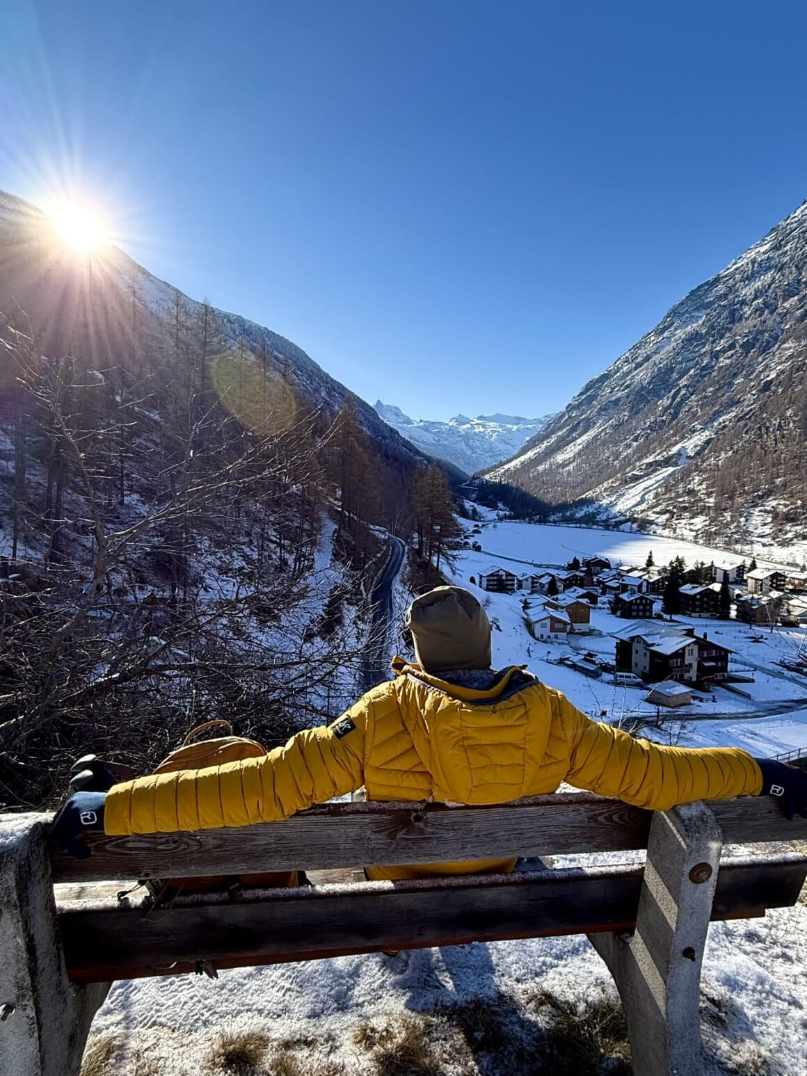 Są takie momenty, kiedy nie trzeba iść dalej.
Wystarczy usiąść, popatrzeć
i pozwolić myślom zwolnić razem z krajobrazem.